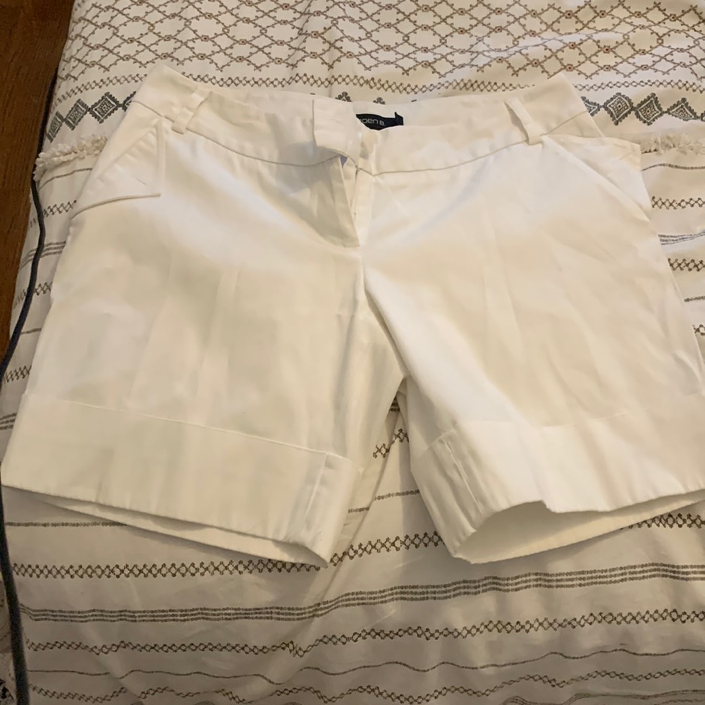 White Arden B shorts